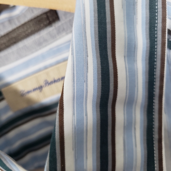 Tommy Bahama Button Down - Picture 3 of 3